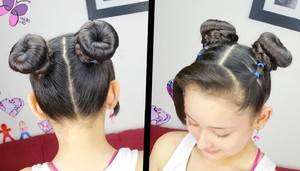 Як зробити красиві дорослі і дитячі зачіски з бубликами: способи укладання волосся різної довжини