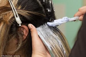 Як випрямити волосся в домашніх умовах: прості методи, які засоби можна використовувати