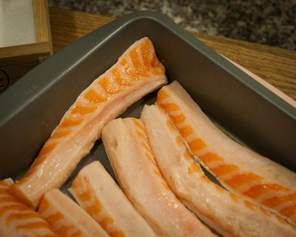 Як засолити черевця лосося в домашніх умовах — найкращі рецепти