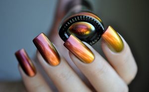 Лак хамелеон на нігтях: голографічний манікюр, як наносити, модний лук