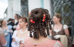 Зачіски в стилі 19 століття: техніка виконання своїми руками, особливості жіночих і чоловічих зачісок