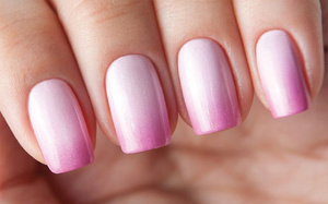 Рожевий дизайн нігтів: як підібрати тон лаку і стиль для манікюру