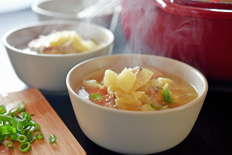 Суп з китайською капустою — особливості приготування, рецепти та відгуки