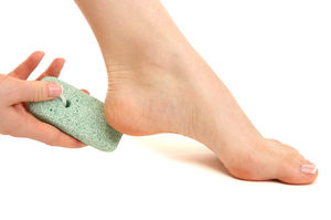 Догляд за шкірою ніг і нігтями в домашніх умовах: народні засоби, послідовність процедур