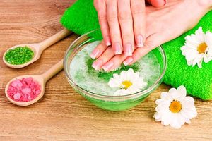 Догляд за руками в домашніх умовах: рецепти масок для правильного очищення, пілінгу, зволоження шкіри