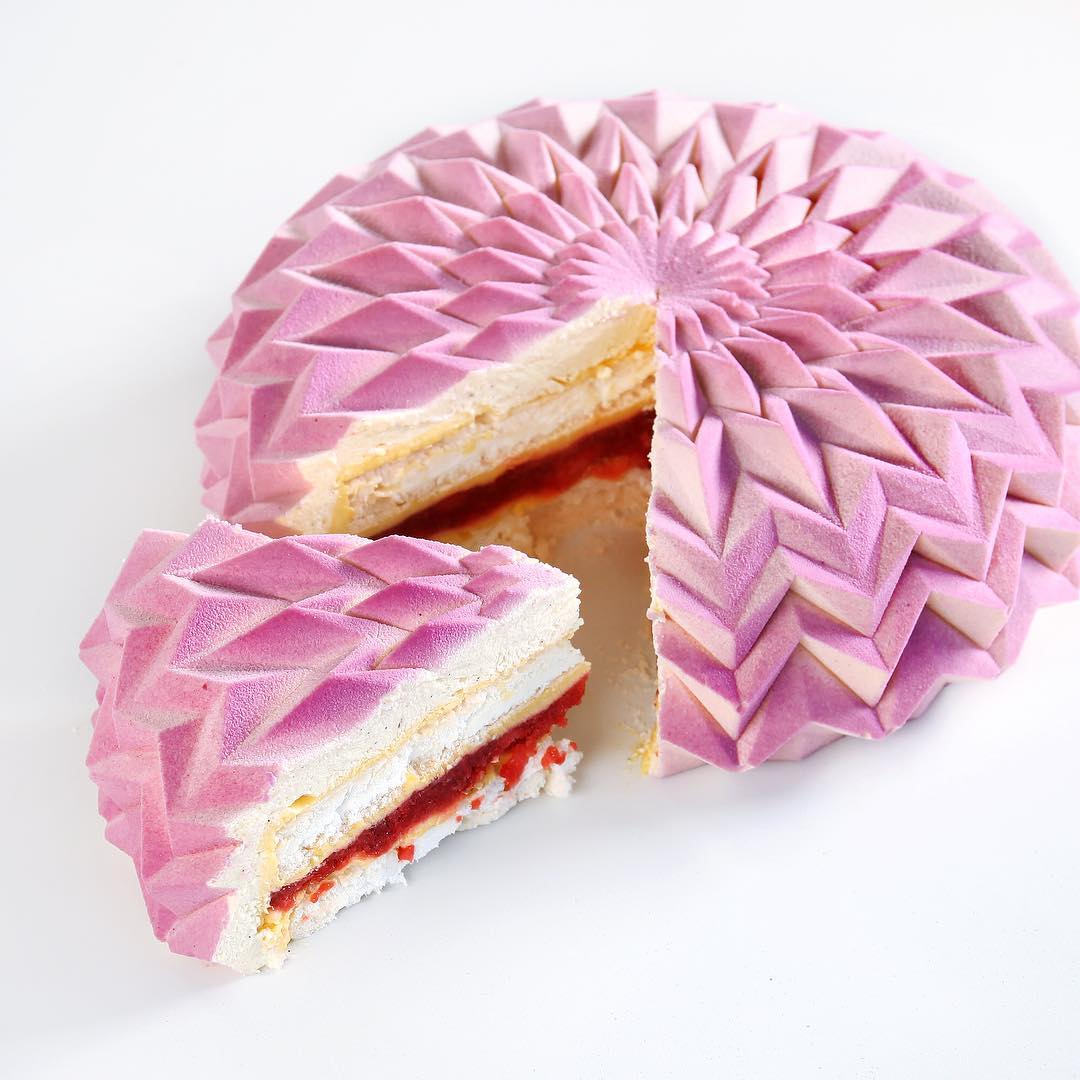 Український кондитер Динара Касько створює неймовірні геометричні торти
