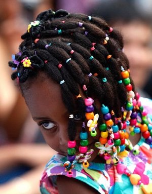 Види і особливості жіночих і чоловічих афрокосичок: поради професіоналів, плюси і мінуси африканської зачіски