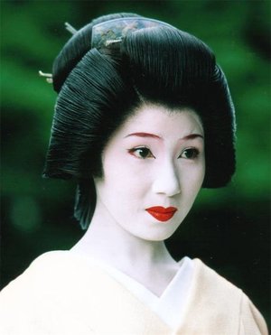 Японські традиційні та сучасні зачіски для дівчат, чоловічий пучок
