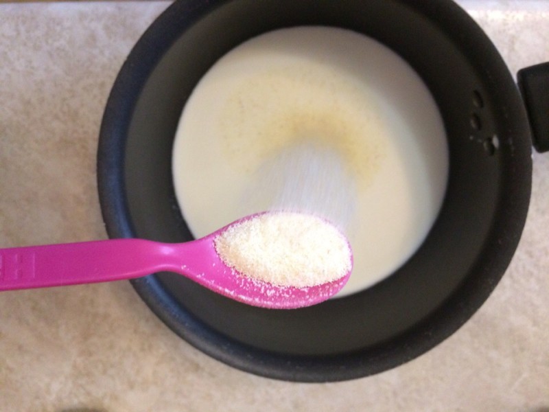 Манна каша на молоці – 6 найсмачніших рецептів без грудочок