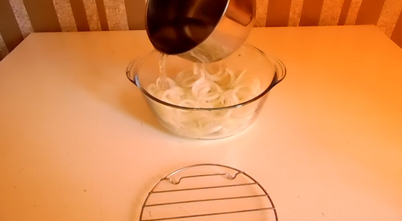 Цибуля маринована в оцті – швидкі рецепти за 5 хвилин. Як замаринувати цибулю в оцті швидко і смачно?