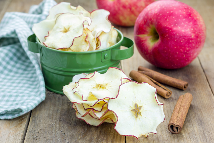 Що можна приготувати з яблук у мікрохвильовці: швидкі рецепти