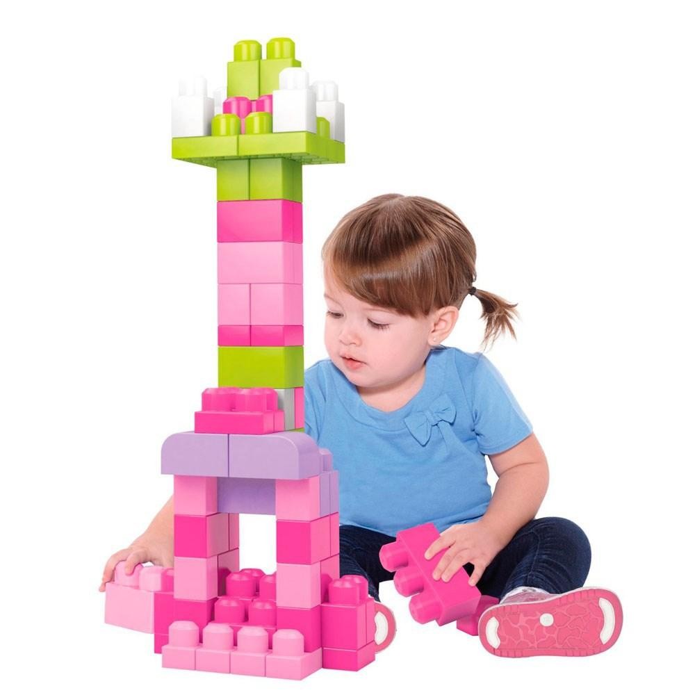 Що подарувати дівчинці на 1 рік на день народження, щоб вона зуміла в це грати і догодити батькам