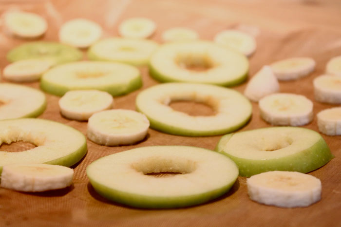 Як правильно сушити яблука в домашніх умовах: на замітку
