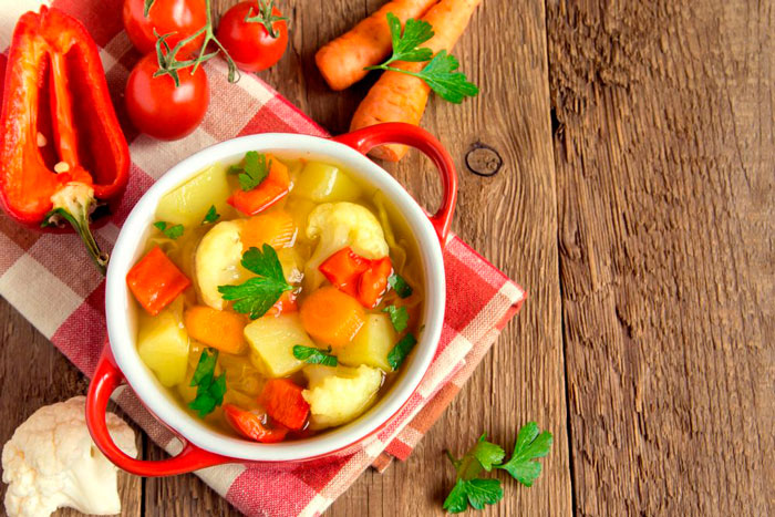 Як приготувати овочевий суп: смачний бульйон і блюдо, відео