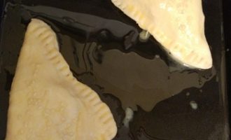 Хачапурі з сиром — 5 покрокових рецептів з фото
