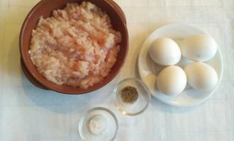 Котлети з курячого фаршу на сковороді — 5 рецептів з фото покроково