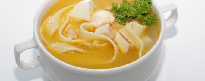Курячий суп з локшиною — 5 покрокових рецептів з фото