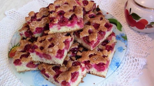 Пиріг з вишнею в духовці простий рецепт з фото