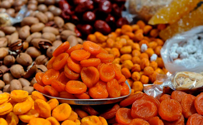 Рецепти цукерок із сухофруктів і горіхів: солодощі на дому