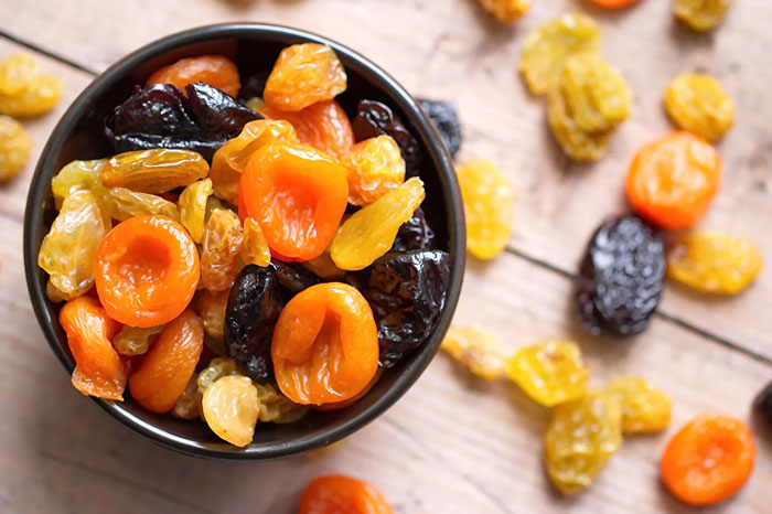 Рецепти цукерок із сухофруктів і горіхів: солодощі на дому