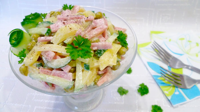 Рецепти салатів з картоплею фрі: 2 смачні рецепти з відео