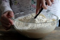 Сосиски в тісті в духовці з дріжджового тіста рецепт з фото