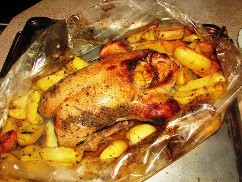 Качка з картоплею в духовці покроковий рецепт з фото