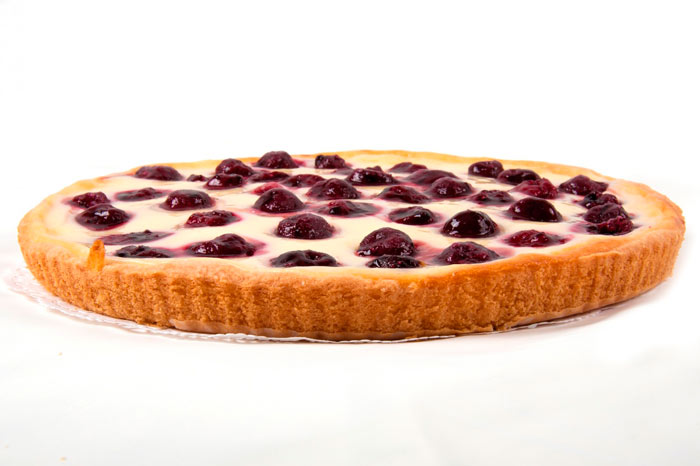 Вишневий пиріг від Юлії Висоцької: популярні рецепти випічки