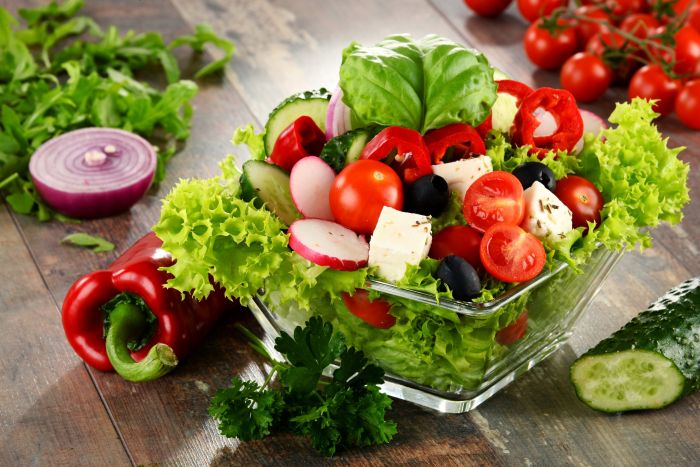 Смачні салати з сирих овочів: смачні рецепти сироїдіння