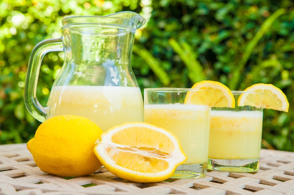 Які хвороби лікує лимонний сік