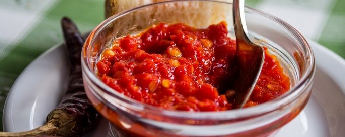 Гостра Аджика на зиму рецепти з помідорів і перцю