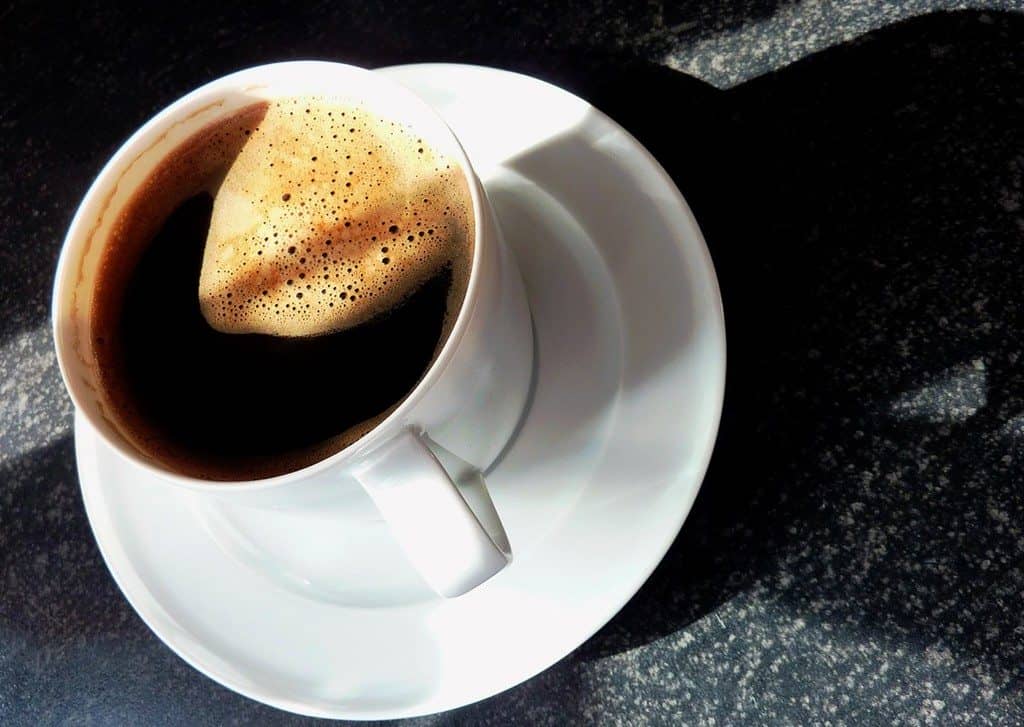 Чому небезпечно пити каву натщесерце