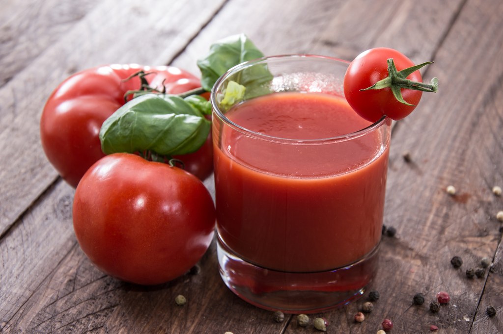 Навіщо пити томатний сік щодня