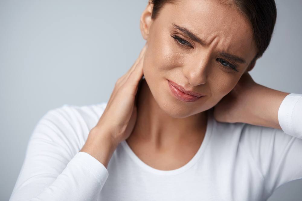 Що допомагає від болю в шиї