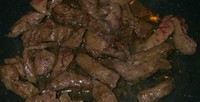 Бефстроганов з печінки яловичої зі сметаною рецепт з фото