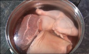 Холодець рецепт з свинячих ніжок, рульки і яловичини