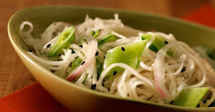 Смачний салат з редькою дайкон: рецепти для здоровя і фігури
