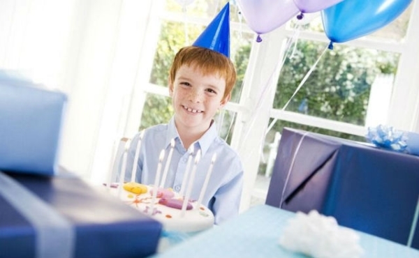 Що подарувати хлопчику на 8 років на день народження: які презенти здивують молодого хлопця