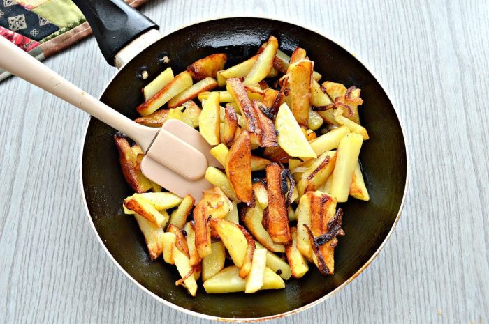 Як посмажити картоплю з хрусткою скоринкою: основні лайфхаки