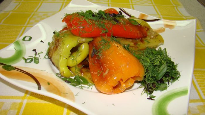 Смажений болгарський перець з часником: смачні рецепти заготовок