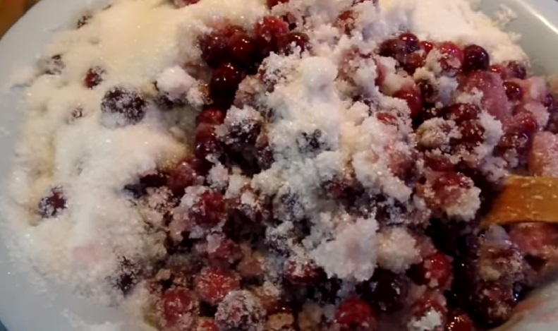Варення з вишні з кісточками – 4 простих рецепта на зиму