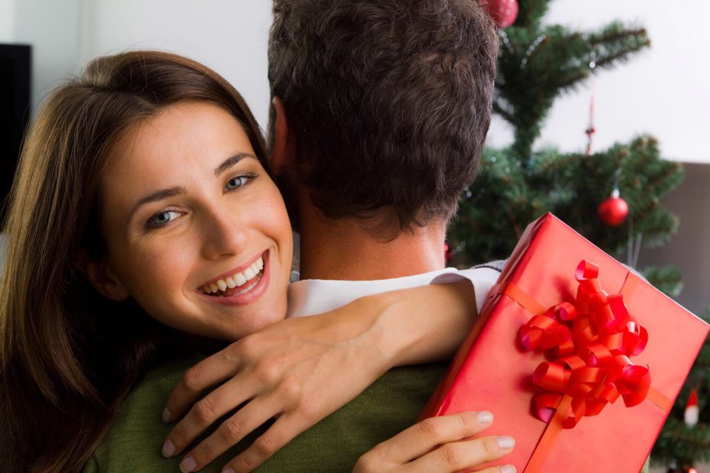 5 цінних порад, як змусити чоловіка дарувати подарунки і робити приємне