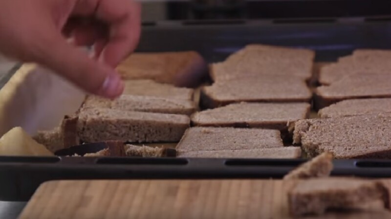 Квас в домашніх умовах з чорного хліба – як зробити домашній квас із чорного хліба