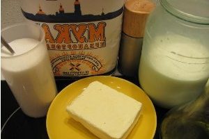 Млинці на молоці з окропом тонкі з дірочками – рецепти млинців ажурних