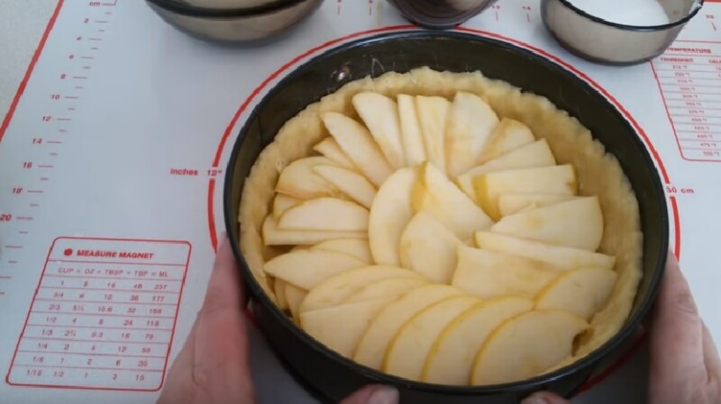 Яблучний пиріг – 6 кращих рецептів пирога з яблуками