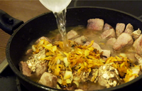 Гуляш зі свинини з підливою — 5 смачних і простих рецептів з фото покроково