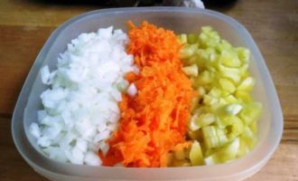 Ікра з баклажанів на сковороді смажена — 3 смачні рецепти з фото покроково