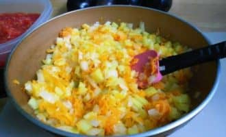 Ікра з баклажанів на сковороді смажена — 3 смачні рецепти з фото покроково