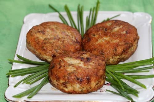 Котлети з курячого фаршу на сковороді — 5 смачних рецептів з фото покроково