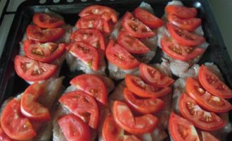 Куряче філе з сиром і помідорами в духовці по французьки — 5 рецептів